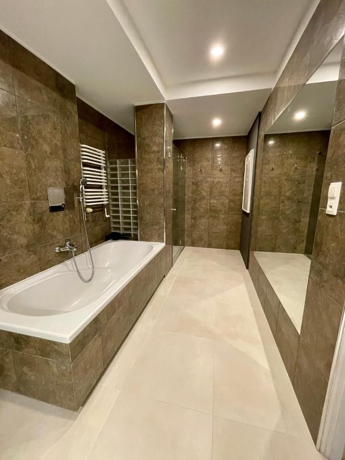 Boutique Apartments - Old Town 120M2 - Private Underground Parking - Breslavia Esterno foto